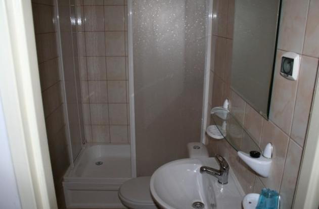 Triple Room image 2