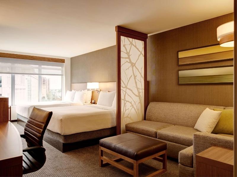 Queen Room with Two Queen Beds and Sofa Bed image 3