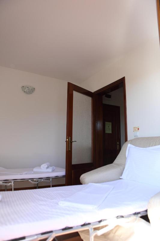 Quadruple Room image 2