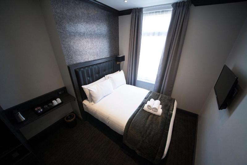 Deluxe Double Room image 4