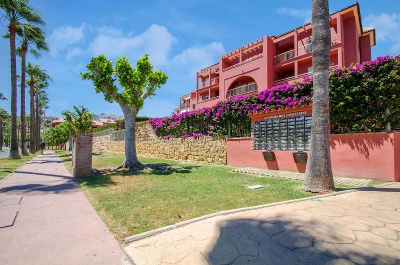 Gorgeous 170 sq.m. penthouse with sea view terraces - image 24