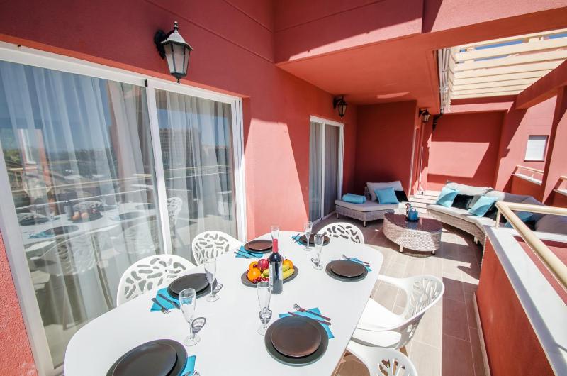 Gorgeous 170 sq.m. penthouse with sea view terraces - image 3