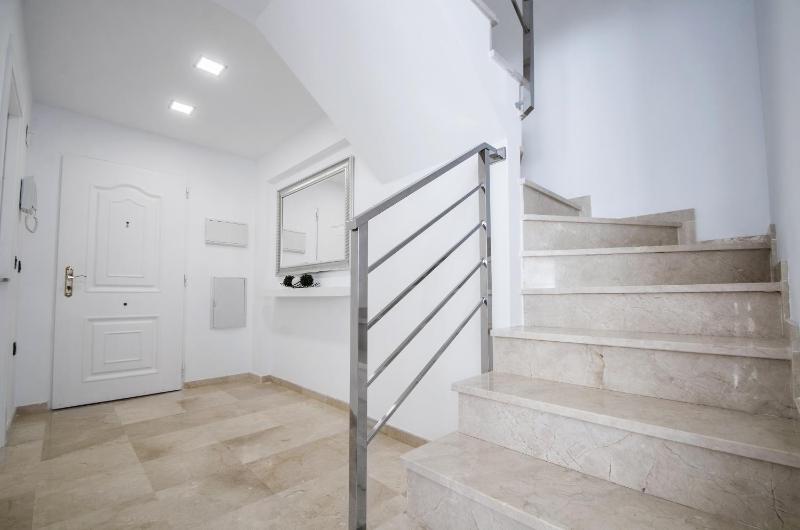 Gorgeous 170 sq.m. penthouse with sea view terraces - image 36