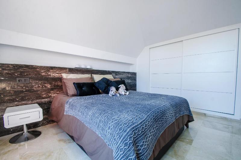 Gorgeous 170 sq.m. penthouse with sea view terraces - image 10