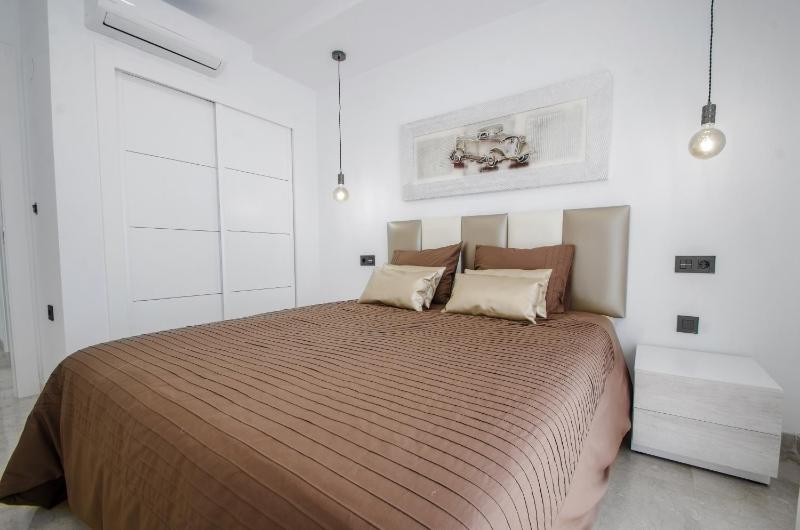 Gorgeous 170 sq.m. penthouse with sea view terraces - image 30