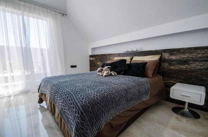 Gorgeous 170 sq.m. penthouse with sea view terraces - image 40
