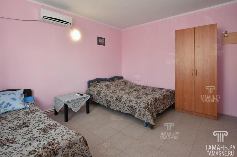 Standard Triple Room image 2
