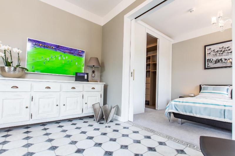 Presidential Suite image 2
