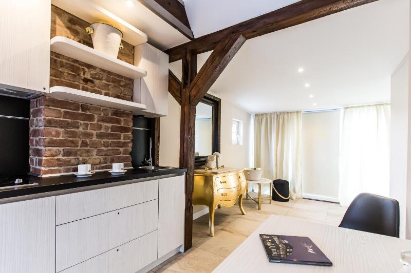 Superior Suite image 2