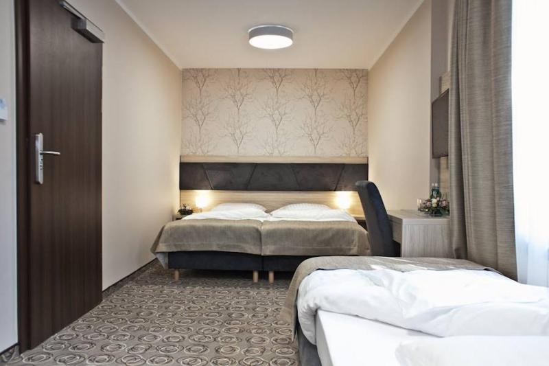 Double or Twin Room wth Private Bathroom image 4