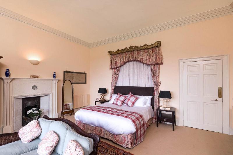 Family Two-Bedroom Suite image 1