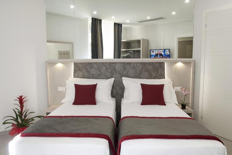 Double or Twin Room image 4