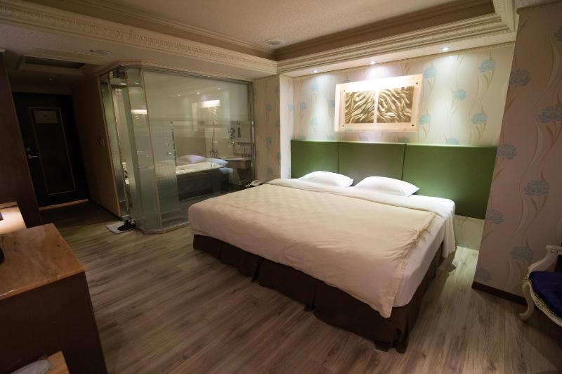 Mila Hotel - image 8