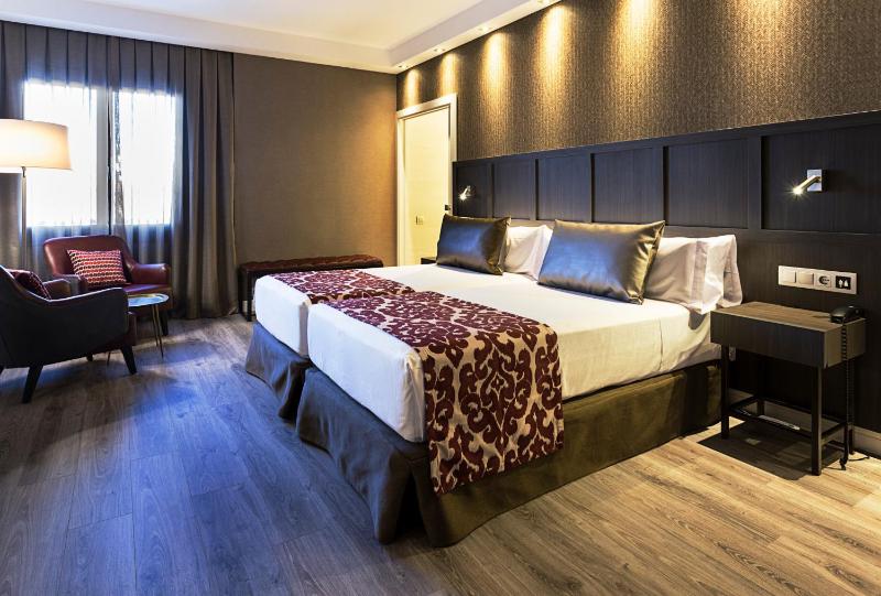 Deluxe Double Room image 4