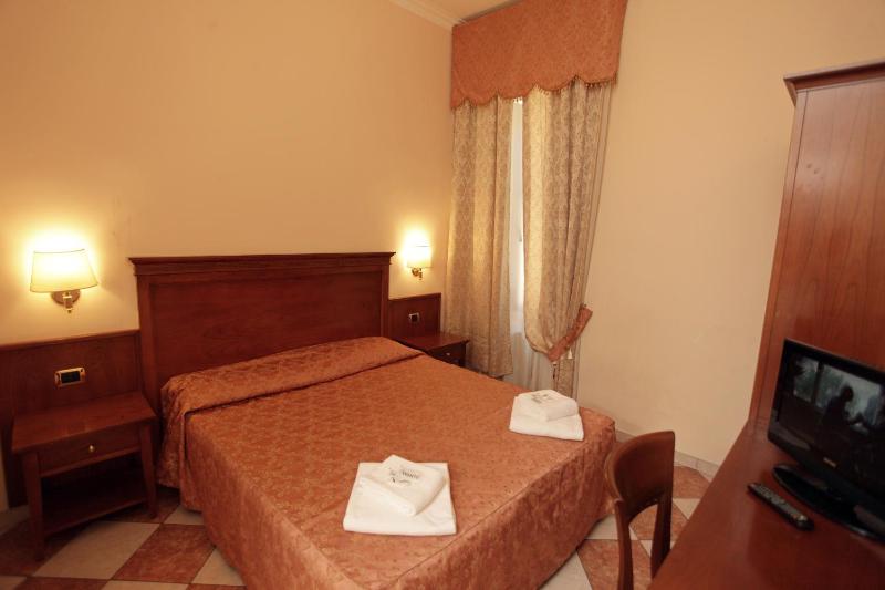 Superior Double Room image 3