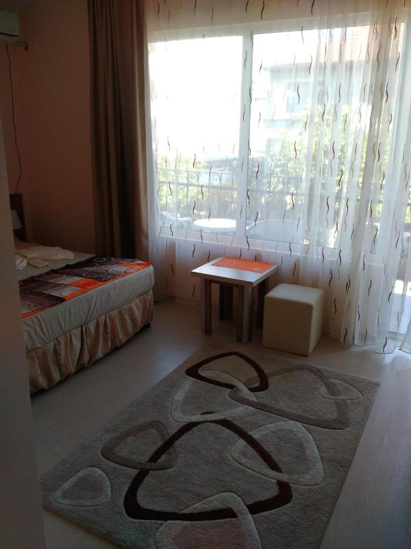 Double or Twin Room image 3