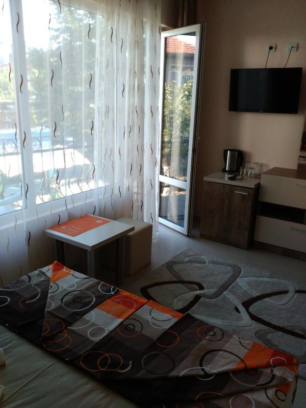 Double or Twin Room image 4