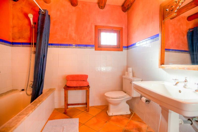 One-Bedroom Cottage with Terrace (3 Adults) - La Troja image 4