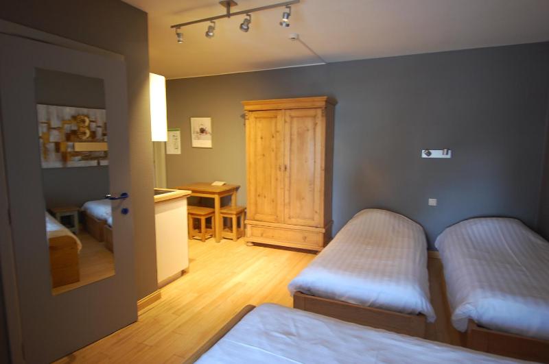 Triple Room with Street View image 3