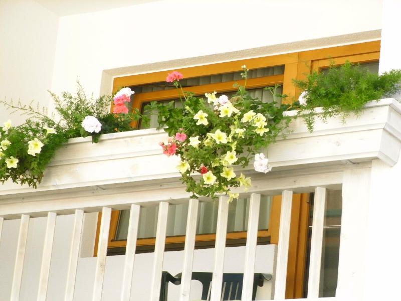 One-Bedroom Apartment with Balcony image 2