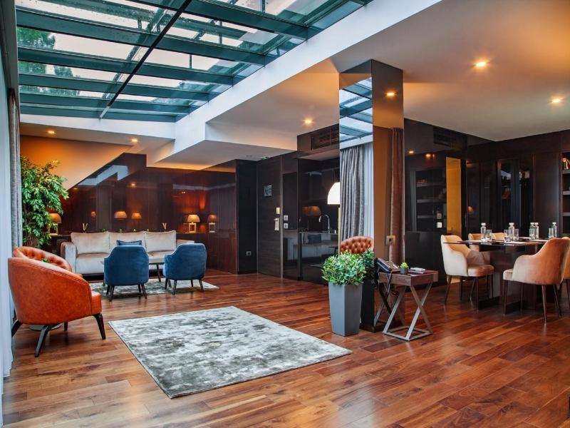 Executive Suite image 1