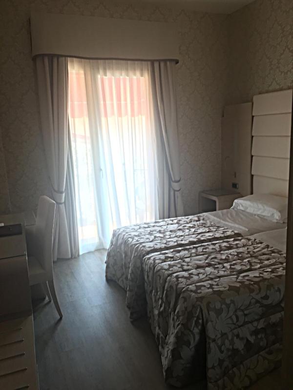 Hotel Capri Bardolino 3S - image 24