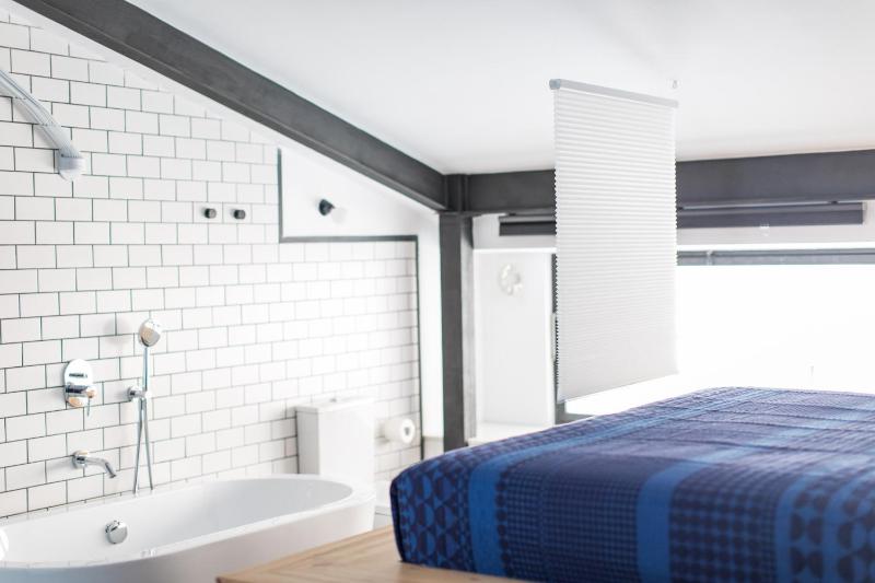 Deluxe Suite image 4