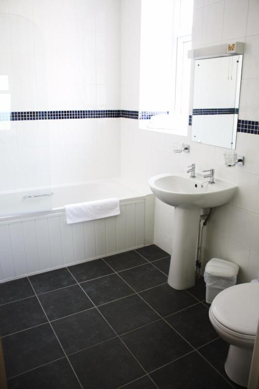 Single Room image 3