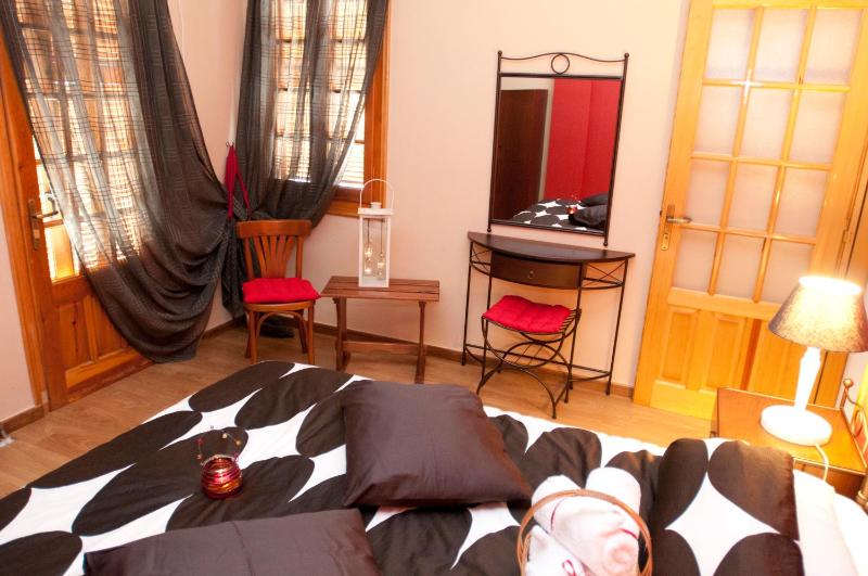 Two-Bedroom Apartment with Mountain View image 3