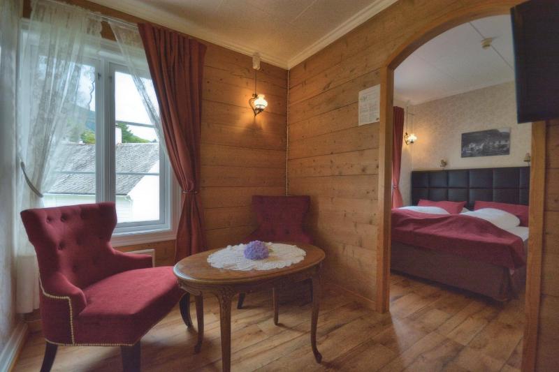 Double Room image 4