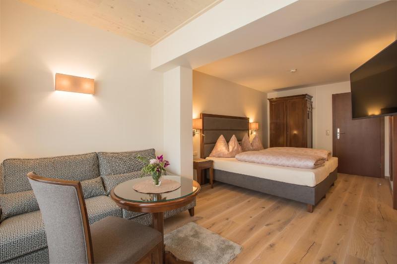 Double Room with Mountain View image 1