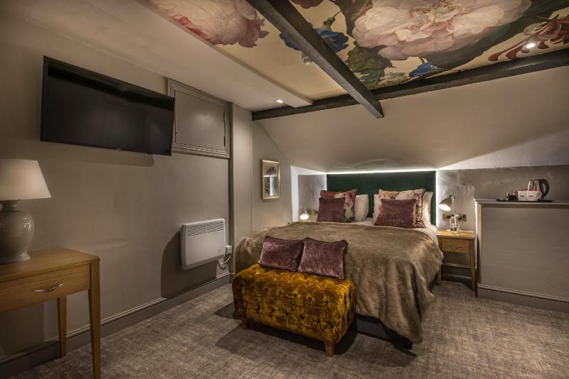 Deluxe Double Room image 4