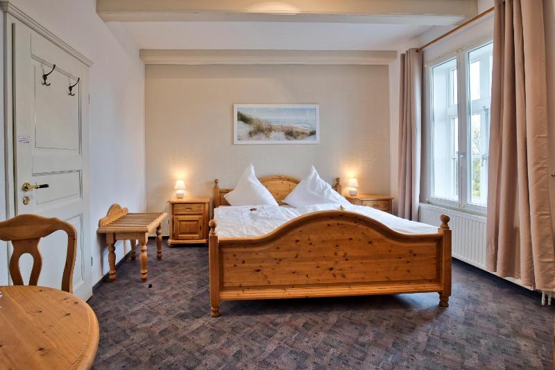 Standard Single Room image 2