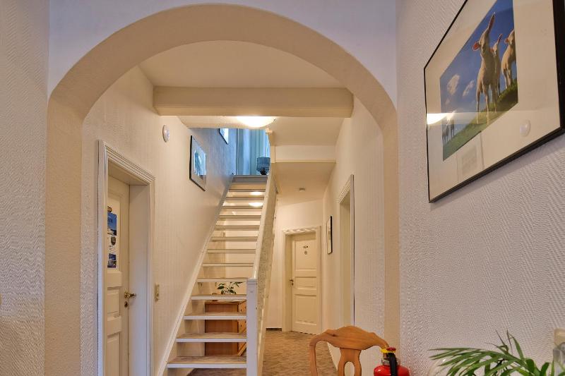 Standard Single Room image 3
