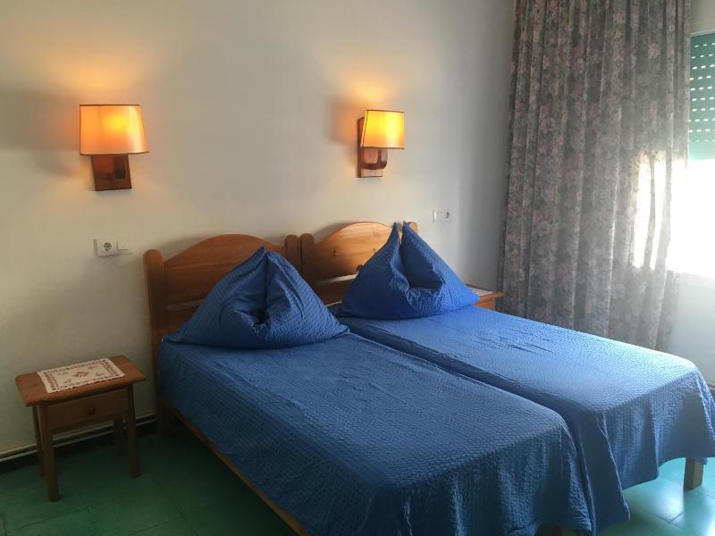 Twin Room image 2