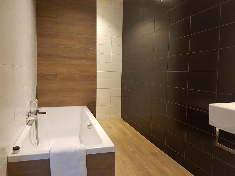 Superior Double Room with Balcony image 4