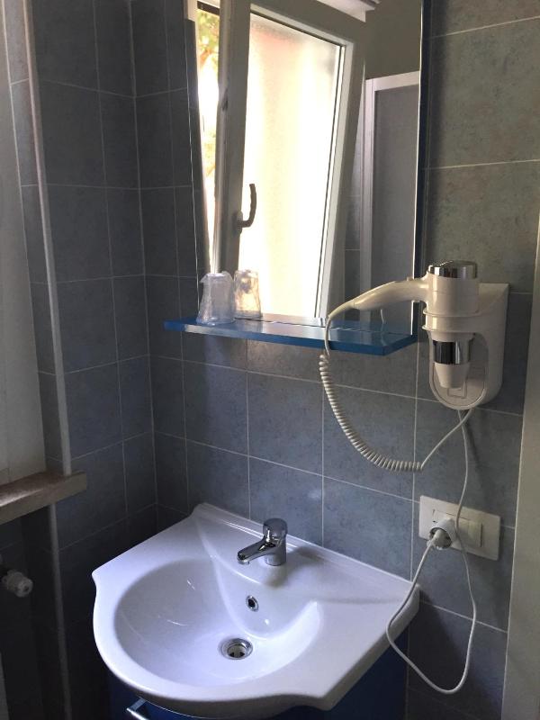 Double Room with Balcony image 4