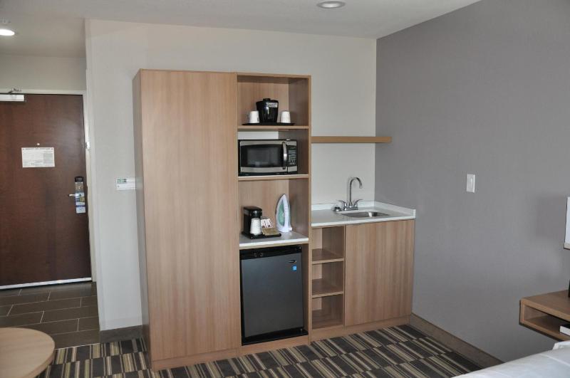 Business Queen Room image 3