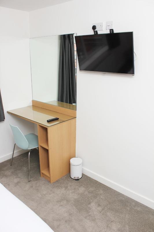 Small Double Room image 4