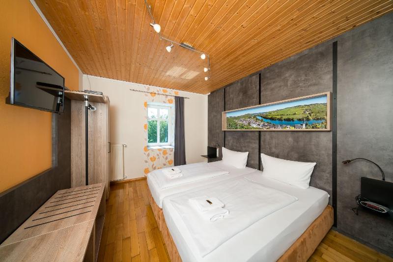Double Room image 1