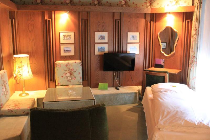 Standard Triple Room image 2
