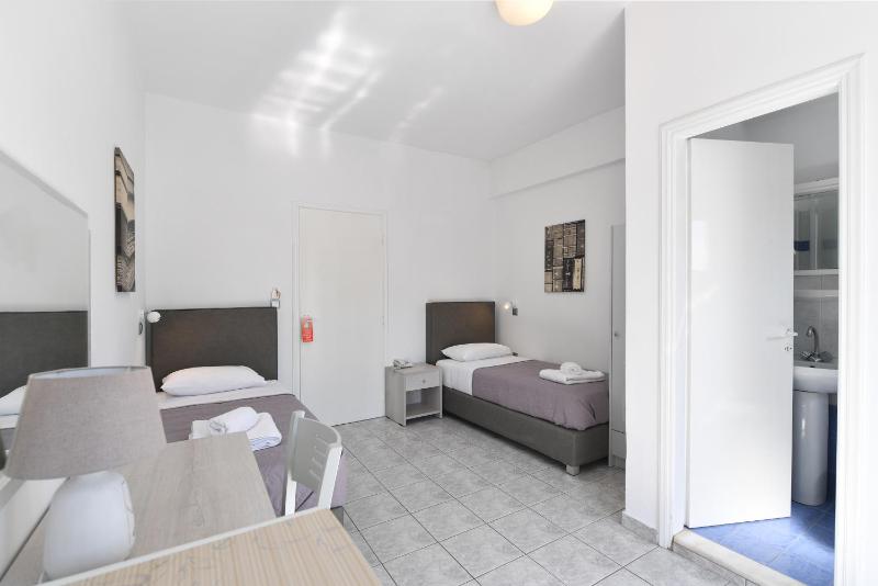 Studio Apartment image 2