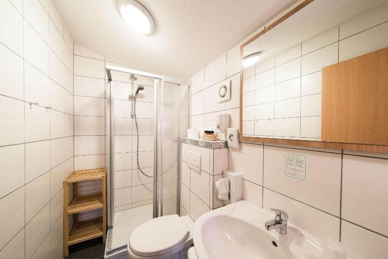 Double Room image 4