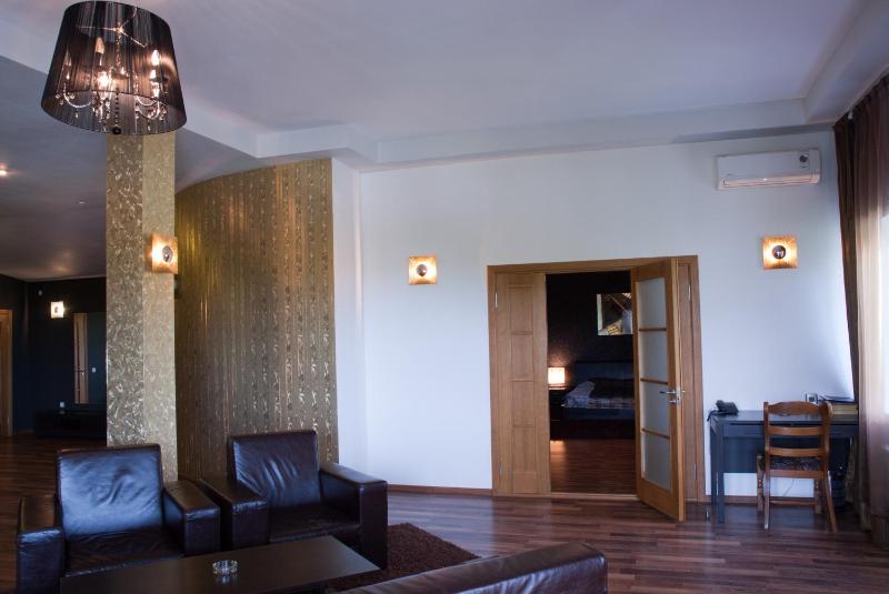 Apartment image 3