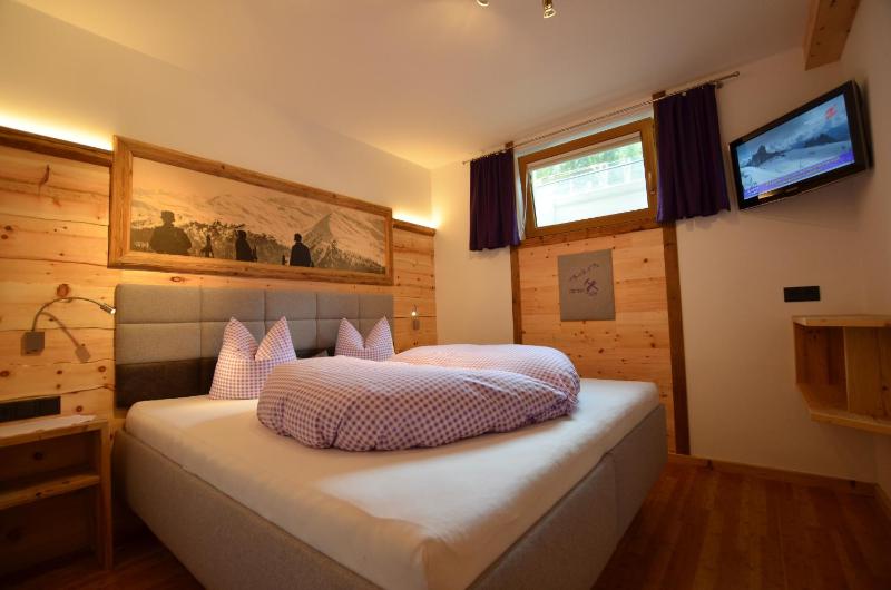 Deluxe Apartment image 2