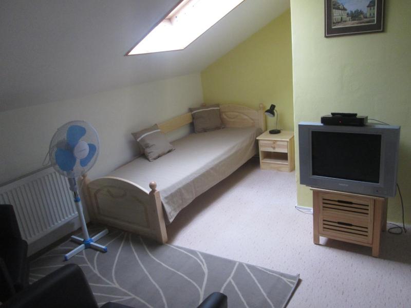Twin Room image 3