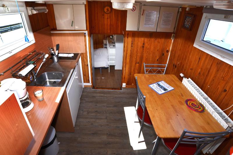 Studio Apartment image 3