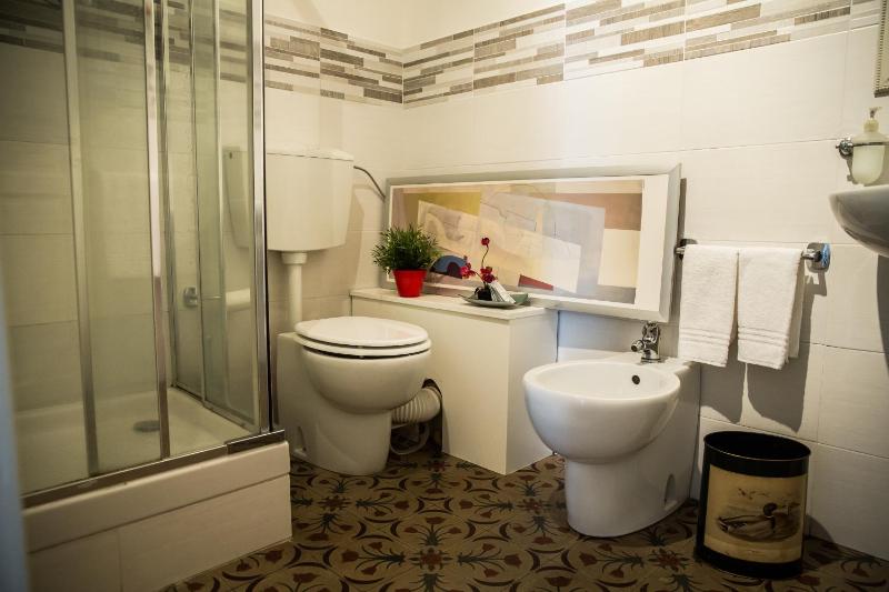 Triple Room image 2