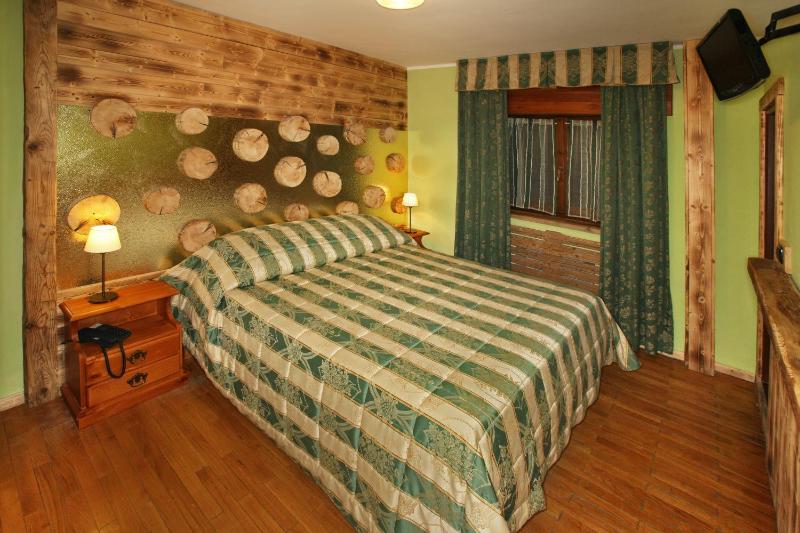 Double or Twin Room image 2