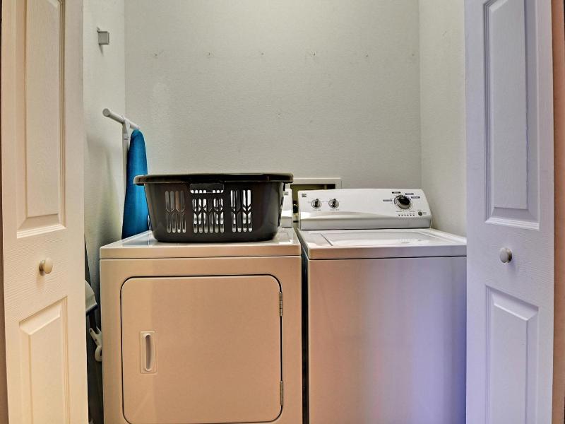 Harborview Grande 700 Waterfront Condo - image 18